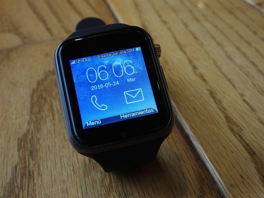 can-a-smartwatch-make-and-receive-calls-call-button-2