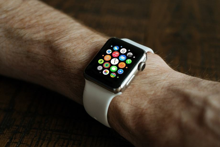 can-smartwatch-play-music-apple-watch