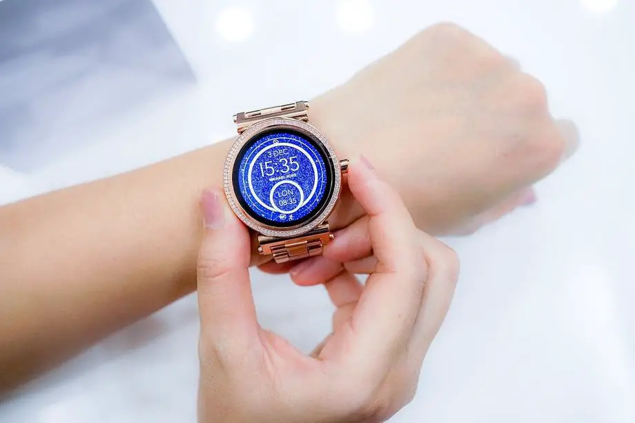round-smartwatches-stylish-round-smartwatch